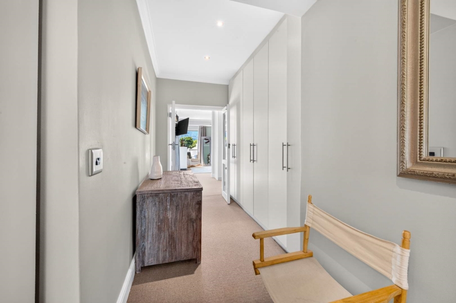 5 Bedroom Property for Sale in Claremont Upper Western Cape